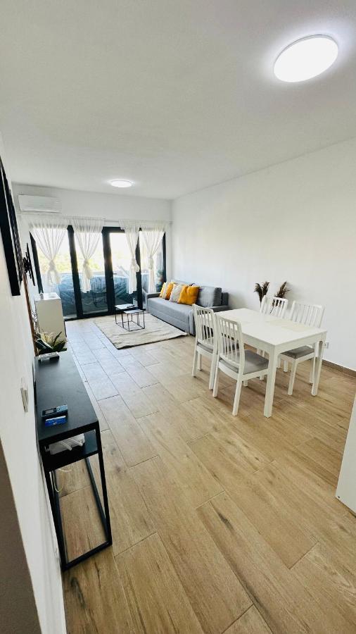 F4 - Chic - Piscine - Salle Fitness